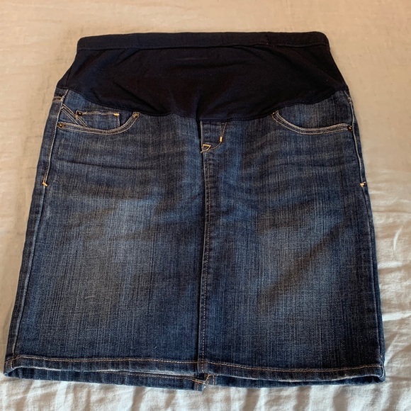 Old navy sz medium maternity jean skirt - Picture 1 of 7